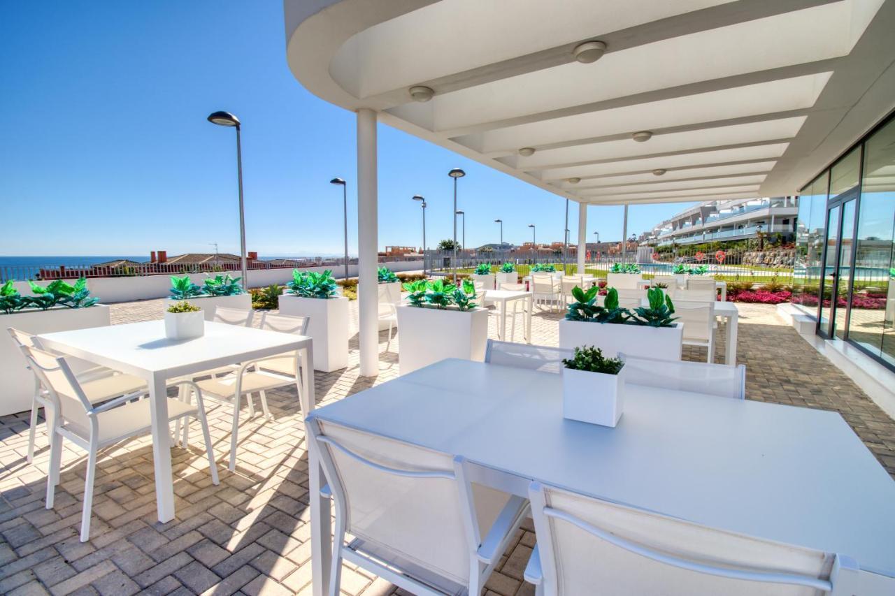 Newly Constructed 2 Bed Apartment With Sea Views Касарес Екстериор снимка