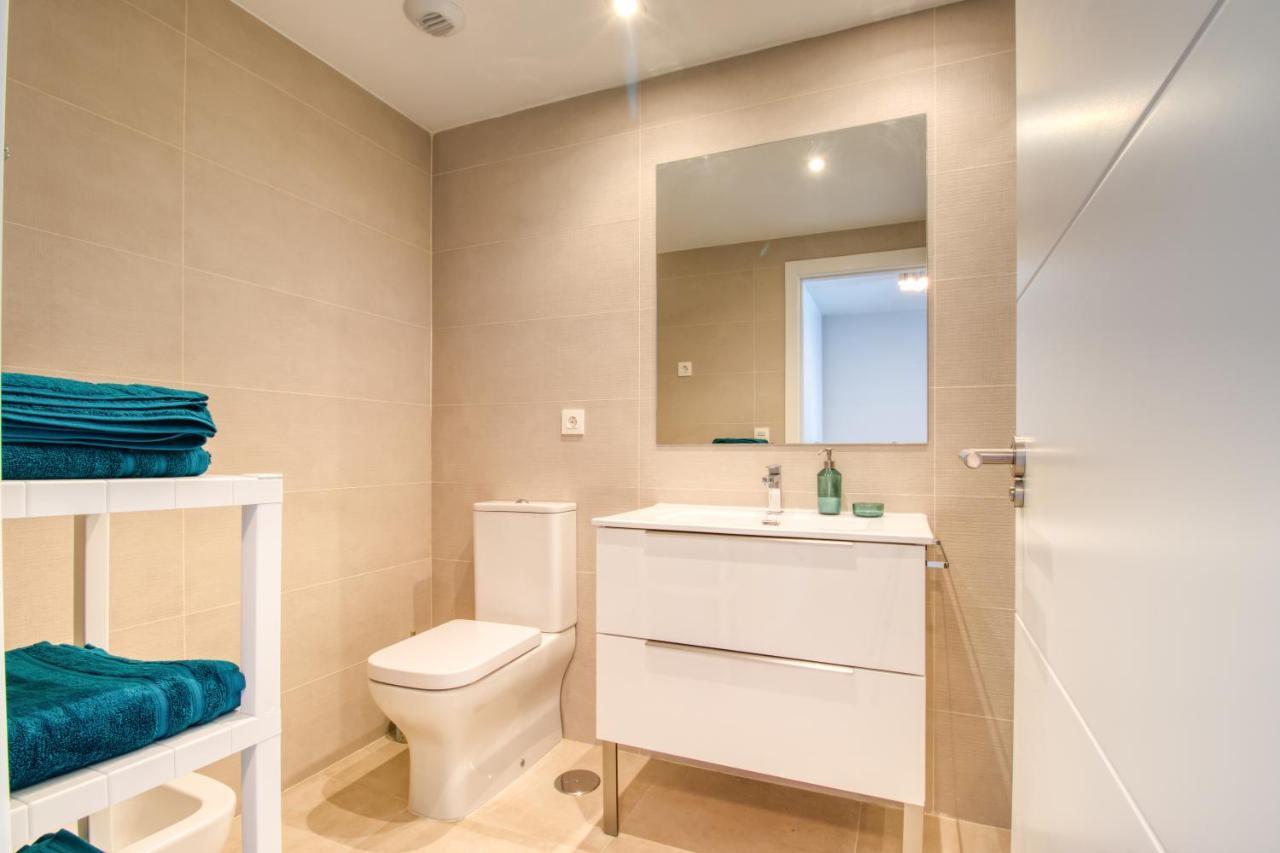Newly Constructed 2 Bed Apartment With Sea Views Касарес Екстериор снимка