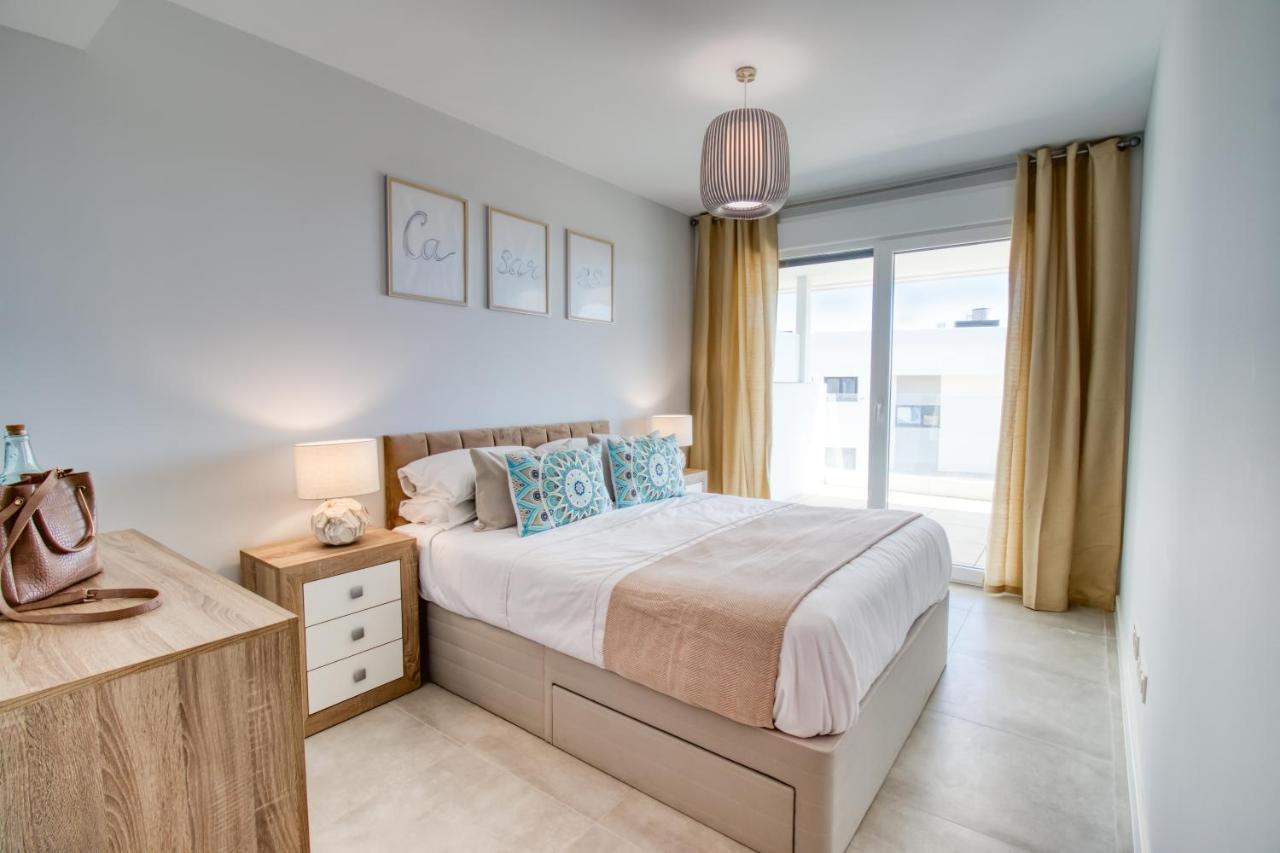 Newly Constructed 2 Bed Apartment With Sea Views Касарес Екстериор снимка
