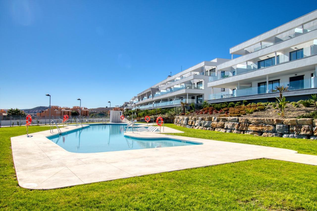 Newly Constructed 2 Bed Apartment With Sea Views Касарес Екстериор снимка